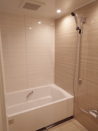 マグネットがつく壁パネルでお掃除もラクラク! マグネットがつく壁パネルでお掃除もラクラク!